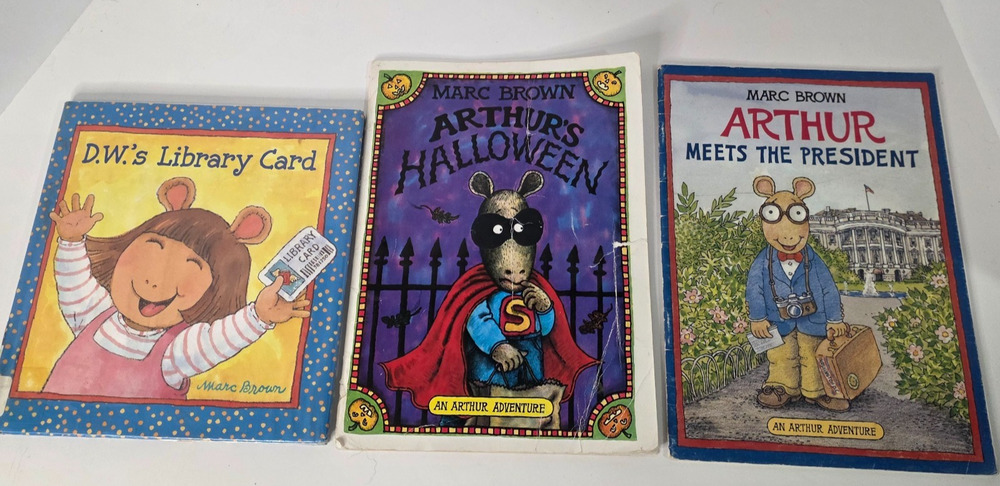 Marc Brown Arthur Book Lot 3 DW Library Card Halloween Meets President